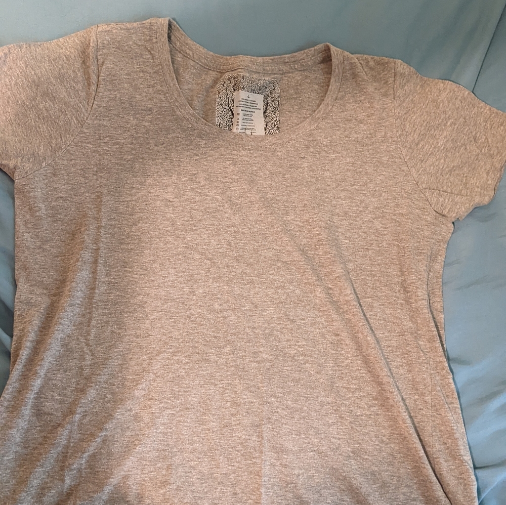 Size L Basic Gray T-shirt